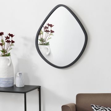 Specchio da Parete 'Galatone' Forma Irregolare (AxL) 64 x 60 cm Specchio con Cornice Asimmetrica - Nero opaco [en.casa]